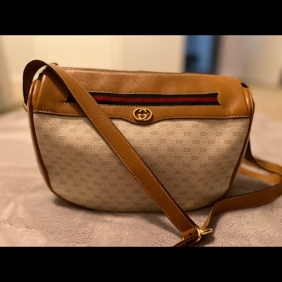 Gucci Sherry Line Shoulder Bag - Picture 4 of 17